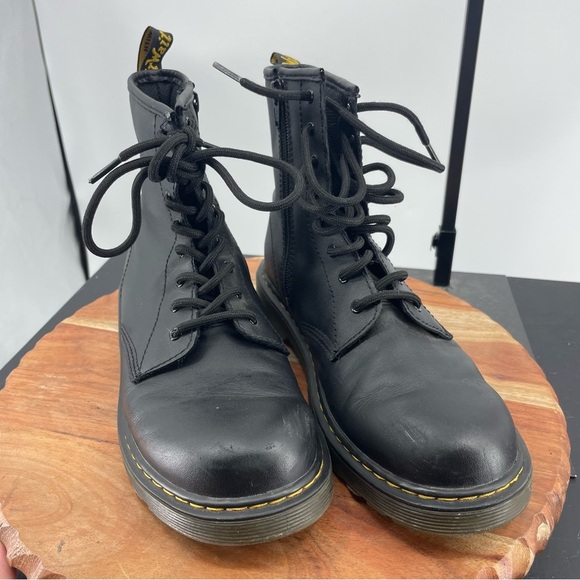 Dr. Martens 1460Y Leather Lace Up Boot womens Size 7 - Picture 5 of 9